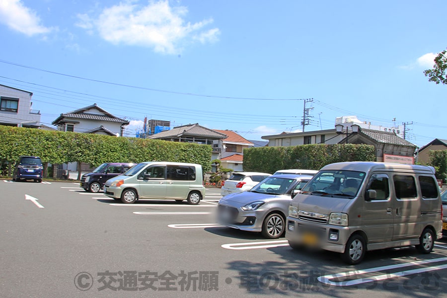 三嶋大社 車のお祓いを受ける駐車場の様子