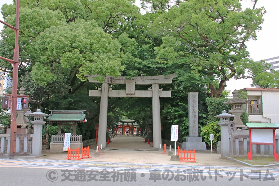 住吉神社 境内入口（西門・表参道側）の様子