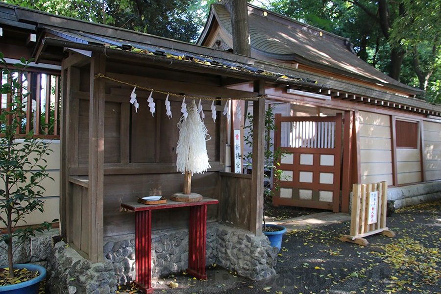 大國魂神社 車のお祓いを行う車清祓所の様子